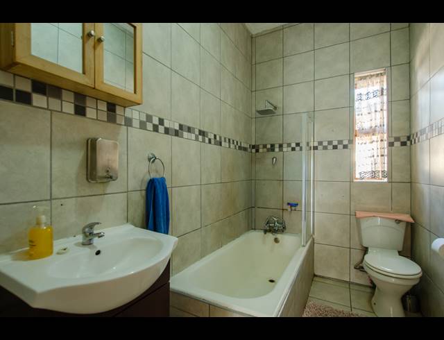 3 BEDROOM FREEHOLD FOR SALE IN BOKSBURG SOUTH